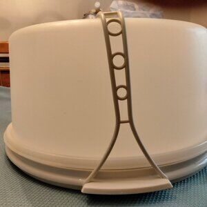 INTAGE - Tupperware Round Cake W/Carrier